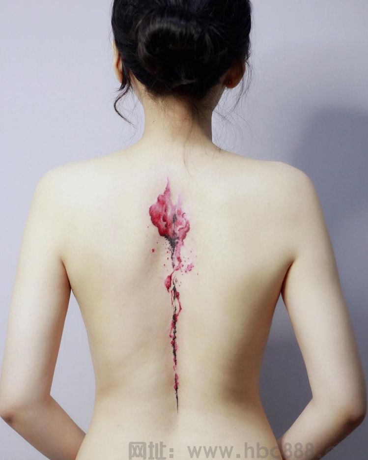 女生纹身纹什么花最佳?